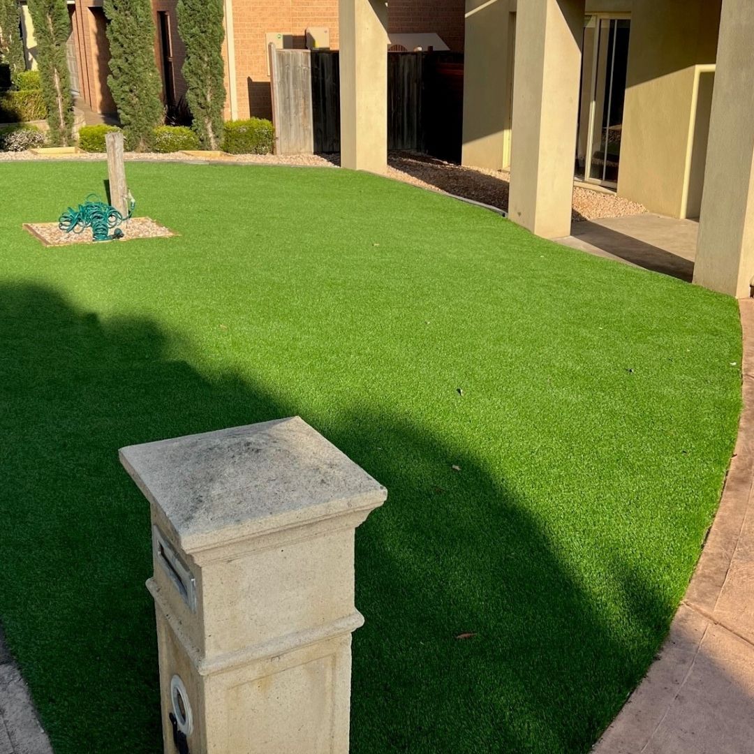 Deluxe 40 bright green artificial grass texture