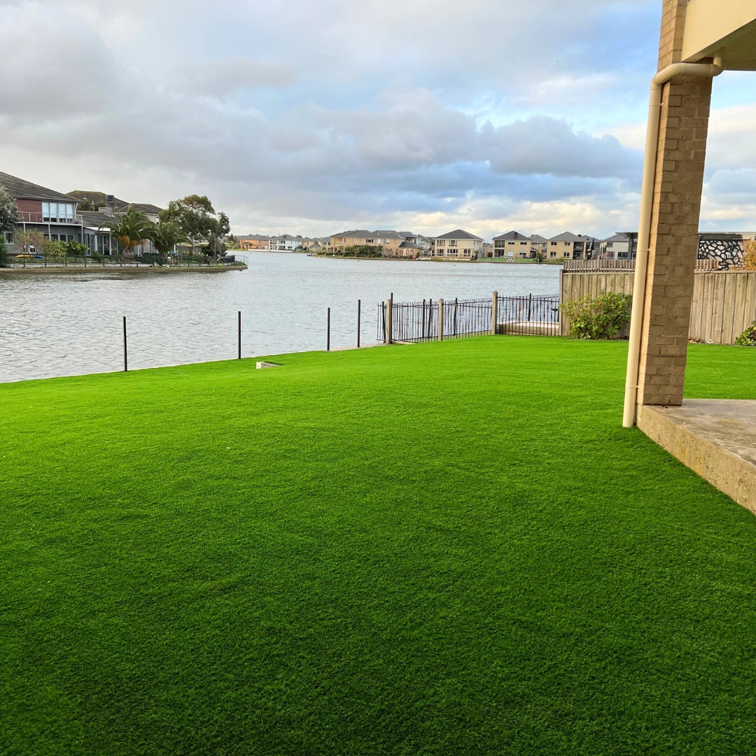 Deluxe 40 bright green installed lawn view