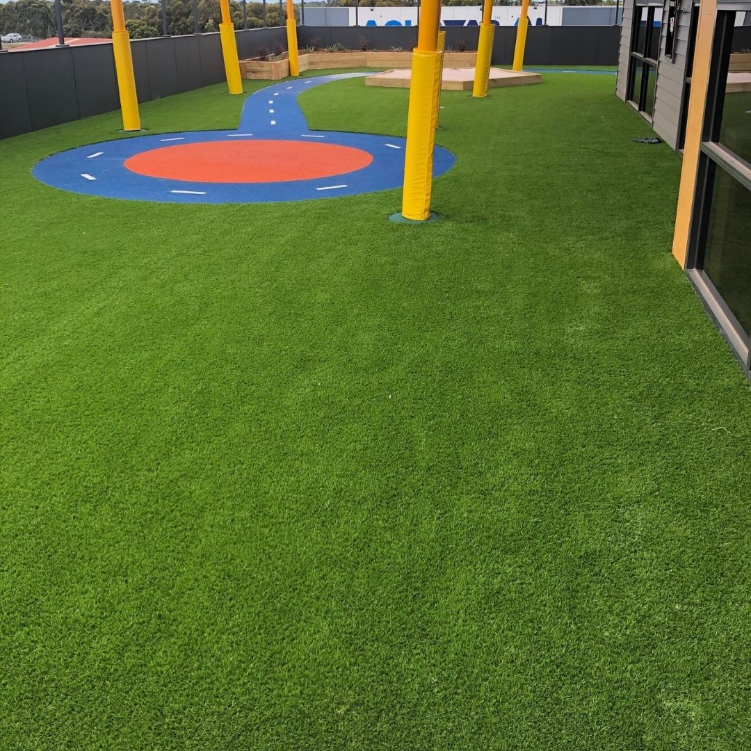 Native Blend 35 neutral green artificial grass texture